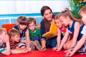 воспитатель школьных учреждений